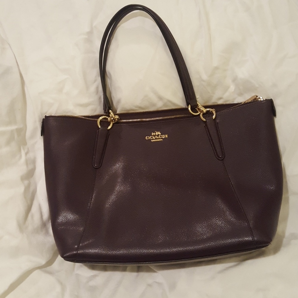 Like new Coach handbag/purse